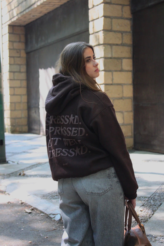 WELL DRESSED HOODIE CAFÉ