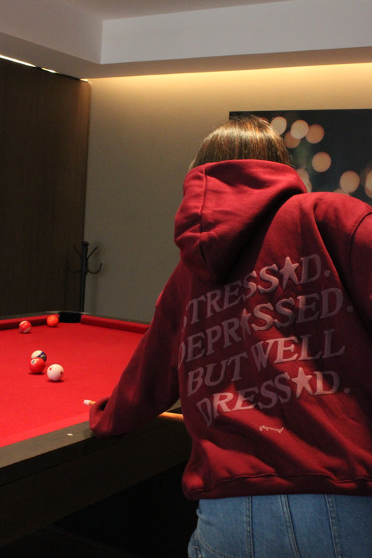 WELL DRESSED HOODIE VINO