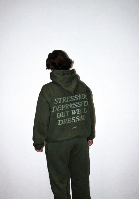 WELL DRESSED HOODIE VERDE