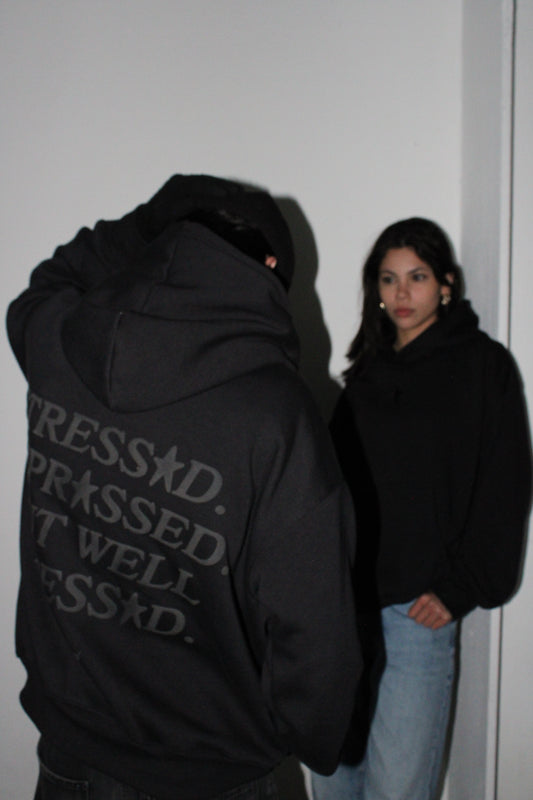 WELL DRESSED HOODIE NEGRO